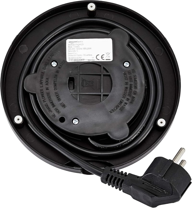 Amazon Basics Rozsdamentes Acél Hordozható Vízforraló 1.7L Ezüst