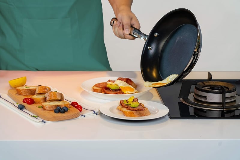 Amazon Basics rozsdamentes acél tapadásmentes serpenyő 20 cm indukciós - 20 cm, Non-stick