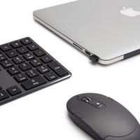 Amazon Basics újratölthető vezeték nélküli ultravékony csendes billentyűzet és egér numerikus gombsorral - fekete 8