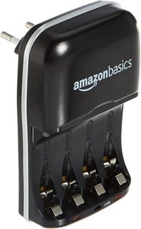 Amazon Basics Ni-MH AA/AAA akkumulátortöltő USB töltőporttal - fekete 1