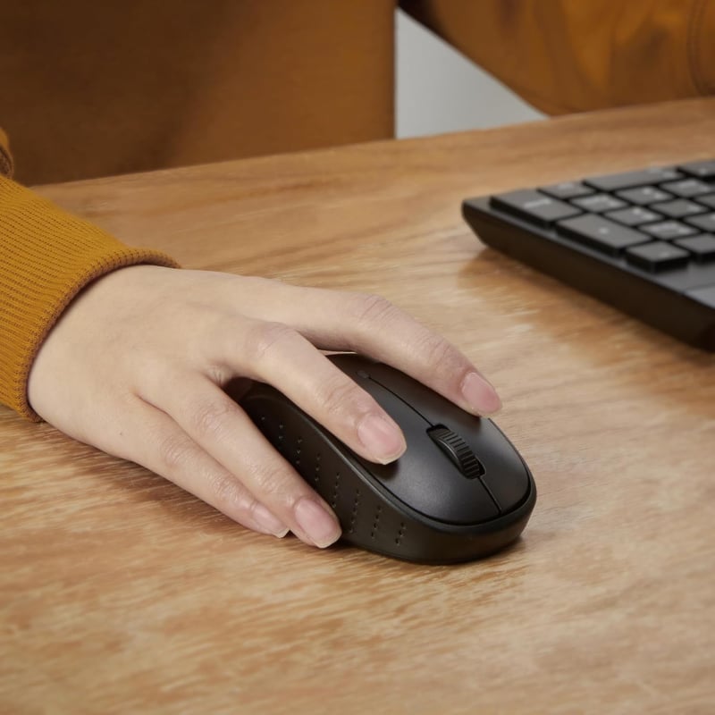 Amazon Basics Vezeték nélküli billentyűzet és egér szett, 2.4GHz, fekete