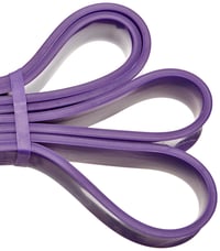 Bandă elastică de fitness AmazonBasics pentru tracțiuni, lățime 3,18 cm, rezistență 18-36 kg, culoare mov 5
