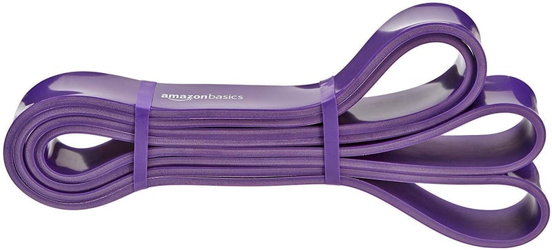 Bandă elastică de fitness AmazonBasics pentru tracțiuni, lățime 3,18 cm, rezistență 18-36 kg, culoare mov