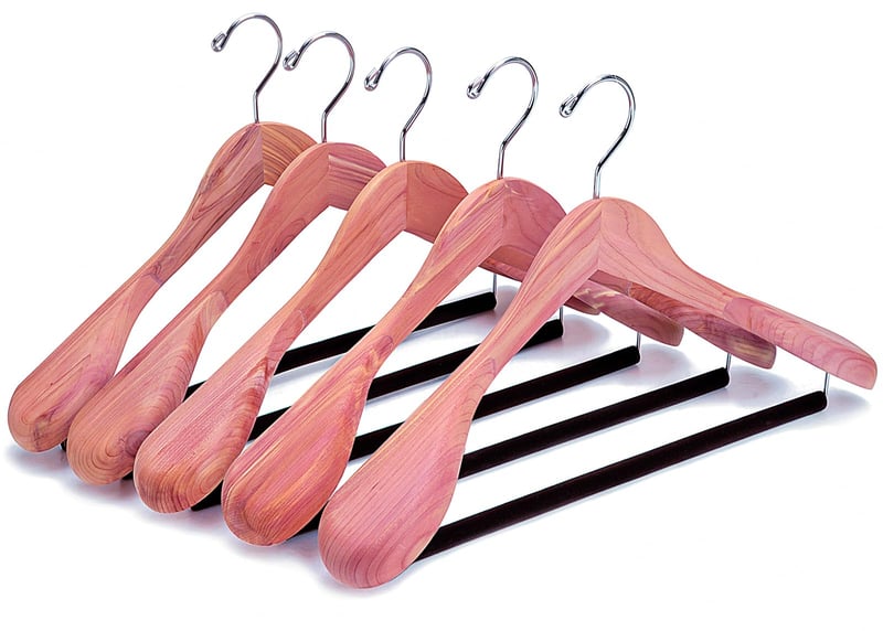 Amber Home Set de 5 Umerașe din Lemn de Cedru Roșu, 44,5 cm lățime (umeri de 5,8 cm), pentru paltoane și sacouri, cu bară catifelată și rezistență ridicată