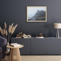 Americanflat MDF drevený fotorámik 45x60 cm s nerozbitným plexisklom, integrovaným závesom, možnosťou vertikálnej aj horizontálnej montáže na stenu, dub/prírodný 7