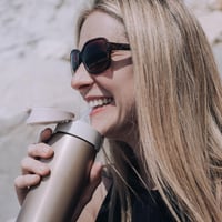 AORIN termo boca od nehrđajućeg čelika 750 ml, s dvostrukim stijenkama, nepropusna, bez BPA, s 2 poklopca, za sport i boravak na otvorenom 5