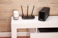 Záložný zdroj APC Easy UPS BVX700LI-GR, 700 VA, AVR, Schuko 6