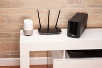 Záložný zdroj APC Easy UPS BVX700LI-GR, 700 VA, AVR, Schuko 5