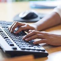 APM 100041 vezeték nélküli billentyűzet 2,4 GHz, AZERTY, 105 billentyű 6