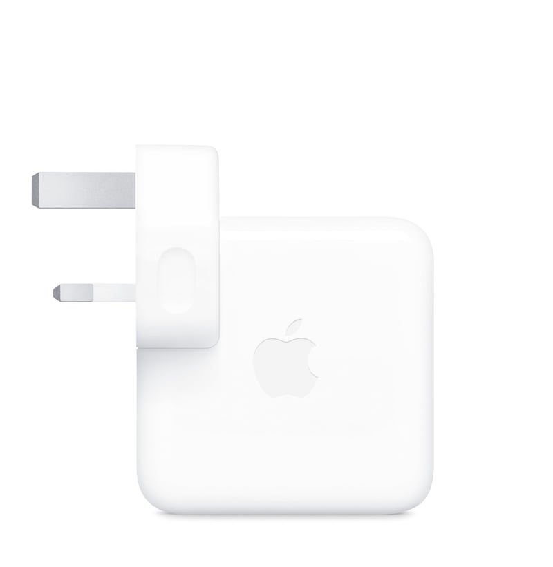 70W USB-C napájací adaptér Apple pre Mac a iPad, s 24-kolíkovým konektorom a britskou zástrčkou