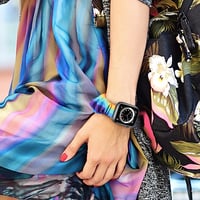 Kvetovaný dámsky remienok na Apple Watch, veľkosť L, elastický – rozbalené 7