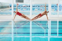 Costum de baie întreg pentru femei Arena Solid Challenge – material MaxLife Eco, protecție UV UPF 50+, rezistent la clor, costum de baie sport cu uscare rapidă 3