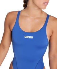Costum de baie întreg pentru femei Arena Solid Swim Tech Team – Uscare rapidă, material MaxLife Eco, rezistent la clor, protecție UV UPF 50+ 4