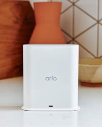 Stație de bază pentru camere de securitate Arlo SmartHub - WiFi 2,4 GHz, stocare USB, Ethernet, Apple HomeKit, Alb - Compatibil cu Ultra, Pro, Pro2, Pro3 3