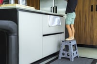 Scaun pliabil Arregui TB-039-G 29x22x39 cm, Gri – Scăriță pentru bucătărie și baie, treaptă pentru copii, capacitate 150 kg 5