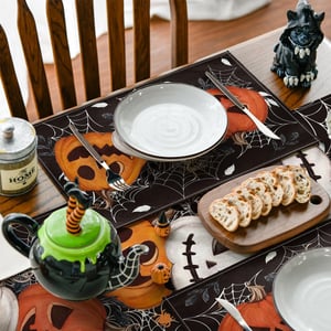 Artoid Mode Halloweenska súprava prestieraní s motívom pavučiny a tekvice - čierna - 30x45 cm, 6 ks