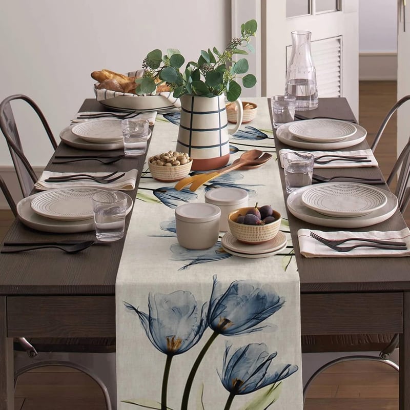 Avoik kék tulipán asztali futó 33x180 cm modern asztaldekoráció