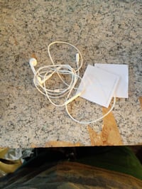 Apple EarPods vezetékes fülhallgató Lightning csatlakozóval, fehér, iPhone és iPad kompatibilis, használt állapot 2