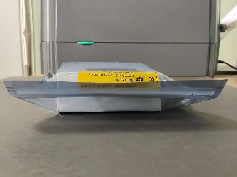 Noobibaba 12V 15W Vízálló Kültéri Tápegység IP67 Védelemmel, Kis Csatlakozókkal