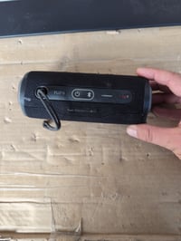 JBL Flip 6 hordozható Bluetooth hangszóró fekete, vízálló, 2 utas — hibás, alkatrésznek: nem kapcsol be (állapot: lásd a 2. képet) 3
