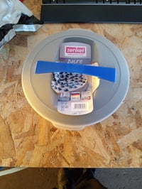 Formă de tort cu arc Zenker PURE cu capac, 26 cm, negru, antiaderentă, bază plată — o mică crăpătură pe capac (stare: vezi a 2-a fotografie) 3