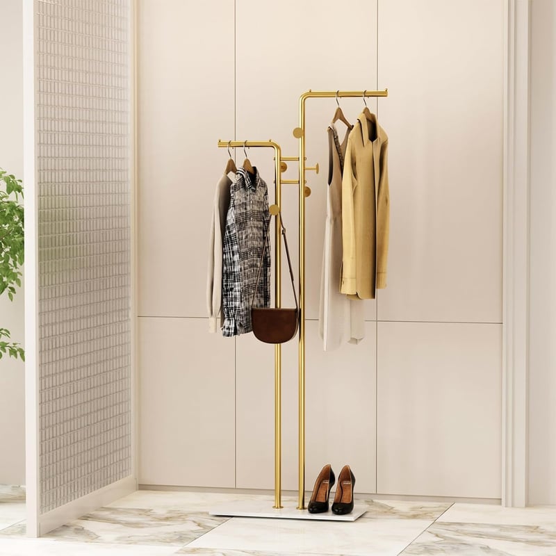 LOFTPLUS Arany Fém Ruhafogas - 170 cm Álló Fogas 5 Akasztóval Ruháknak, Táskáknak, Cipőknek - Minimalista Dizájn Otthonba, Irodába