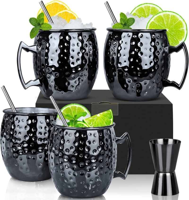 SuproBarware Moscow Mule Szett - 4 db Fekete Fém Koktélpohár (550 ml) Szívószálakkal és Mérőpohárral - Kézzel Készített Prémium Italszervíro