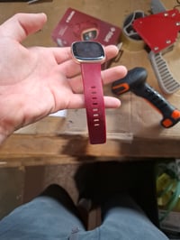 Inteligentné hodinky Fitbit Versa 4 so zabudovaným GPS, malinovo-ružový/medenoružový hliník, monitor srdcového tepu, sledovanie spánku, 6-dňová výdrž batérie, Android a iOS 2