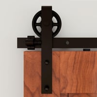 Fekete tolóajtó vasalat szett 214cm-es sínnel, J-alakú görgőkkel, 107cm széles fa ajtóhoz 4