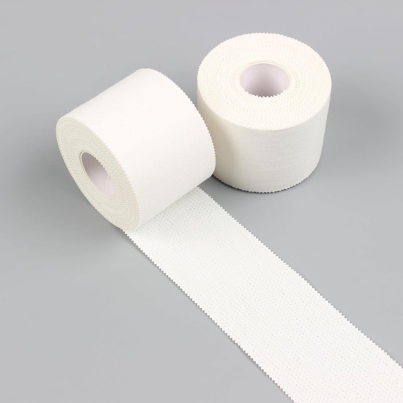 GTAGKOMMEN Sporttape 4 Tekercs Öntapadós Sportszalag 2,5cm x 10m - Bőrbarát, Könnyen Téphető Fehér Kötésszalag Futballhoz, Mászáshoz, Kézila