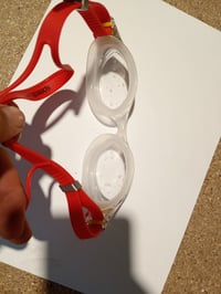 Unisex plavecké okuliare Speedo Biofuse 2.0, úprava proti zahmlievaniu a pretekaniu, červená/strieborná/číra, jednoduché nastavenie 2