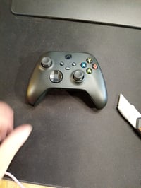 Xbox Wireless Controller vezeték nélküli gamepad Carbon Black — hibás, részben működik: jobb joystick driftel (állapot: lásd a 2. képet) 2