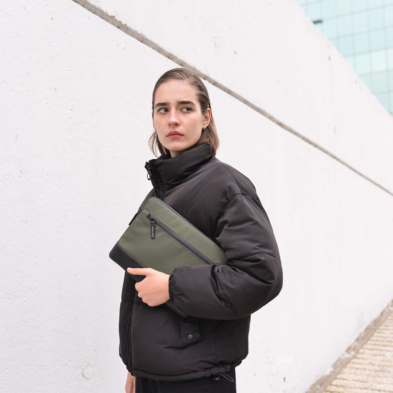Adore June 16" Zöld Újrahasznosított Laptop Táska MacBook Pro 16-hoz