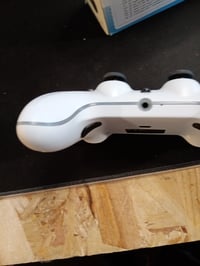 Controller Wireless JORREP pentru PS4/PS5 – Iluminare RGB, Vibrații Duble, Turbo, Senzor de Mișcare, Baterie 1500 mAh, Alb – 2