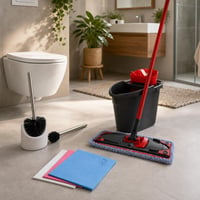 Balík pre žiarivú kúpeľňu: WC kefa + 4x handrička + mop s vedrom 1