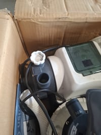 Piesková filtrácia Intex Krystal Clear 26642 SX925 k bazénu, prietok vody 2000 l/h, s ochranou RCD, biela, používaná 3