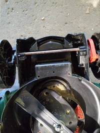 Bosch CityMower 18V-32-300 Akkus Fűnyíró 32 cm vágásszélesség — hibás, alkatrésznek: nem reagál újratöltés után (állapot: lásd a 2. képet) 3