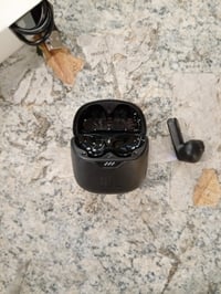 Bezdrôtové slúchadlá JBL Tune Flex TWS s potlačením hluku, čierne, vodoodolný dizajn, Bluetooth, výdrž batérie až 32 hodín, používané 4