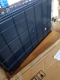 Amazon Basics Sklopivi metalni kavez za pse s izvlačivom podnicom, jednokrilna vrata, crni, 76 x 48 x 53 cm 3