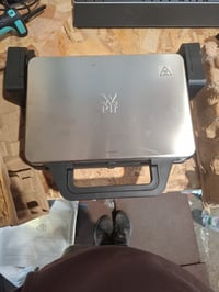 Kontaktný gril WMF Lono 2 v 1, stolný gril s odnímateľnými grilovacími doskami vhodnými do umývačky riadu, 2100 W – Poškriabaný, so škvrnami (stav: pozri 2. obrázok) 2