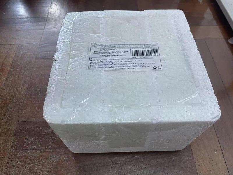 Skrtuan Kerámia Kutyatál Szett - 2 db 450 ml-es Etető és Lassító Tál Kisméretű Kutyáknak és Macskáknak, Mosogatógépben Mosható, Cseppmentes