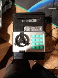 GOMETY Digitálna pokladnička pre deti s heslom a automatickým vťahovaním bankoviek, ATM prasiatko na mince a bankovky, čierna 2