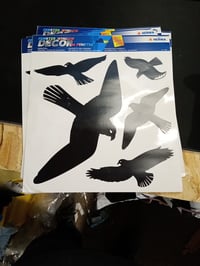 HERMA 5999 Naljepnice za zaštitu od ptica, crne, 30x30 cm, samoljepljive, uklonjive i višekratne, folija otporna na vremenske uvjete, djelomično — set od 24 komada 4