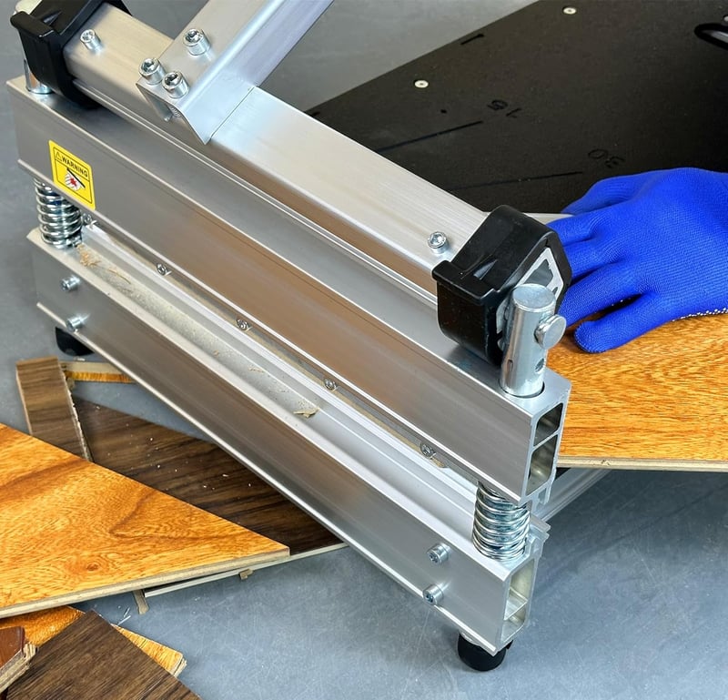 MantisTol TC-330 Professzionális Laminált Padló Vágó - 330mm Precíziós Vágógép Laminált, Bambusz, Parketta, Vinyl és SPC Padlókhoz, 17mm Vas