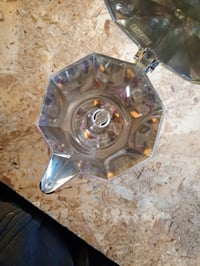 Cafetieră Bialetti Moka Express, 6 cești, aluminiu, pentru aragaz, design italian, stare utilizată 4