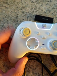 EasySMX X05 Pro Vezeték Nélküli Kontroller – Fehér – Hibás (Bal — hibás, részben működik: bal analóg kar beragad (állapot: lásd a 2. képet) 4