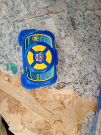 Mașină de poliție cu telecomandă PAW Patrol Chase cu efecte luminoase — defectă, funcționează parțial: eroare de control și întârziere mare (stare: vezi a 2-a imagine) 4