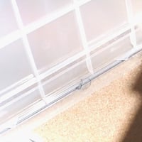 IRIS Ohyama AT-LS Légmentes Műanyag Tárolódoboz Tetővel, 30 L — A tároló doboz teteje sérült a belső müanyagok (állapot: lásd a 2. képet) 3