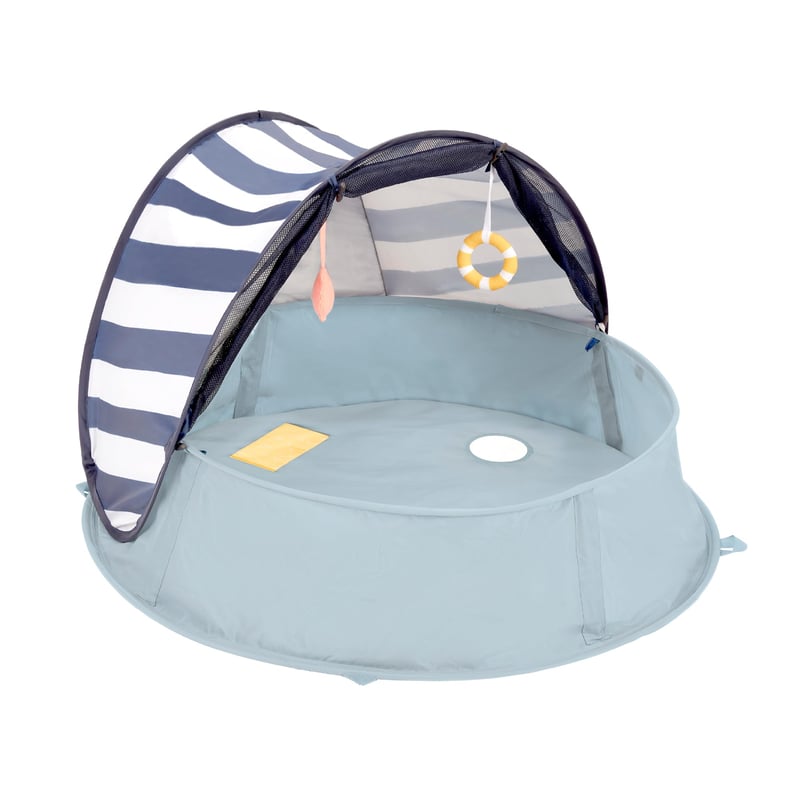 Babymoov Aquani 3-in-1 Strandmuschel Strandsátor UV 50+ védelemmel, pancsolómedencével és utazóággyal - Matróz mintás