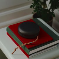 Bluetooth reproduktor Bang & Olufsen Beosound A1 3. generácie – Warm Granite – Prenosný vodotesný bezdrôtový reproduktor 5